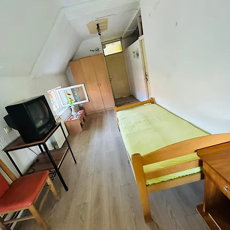 Hostel For Rent 